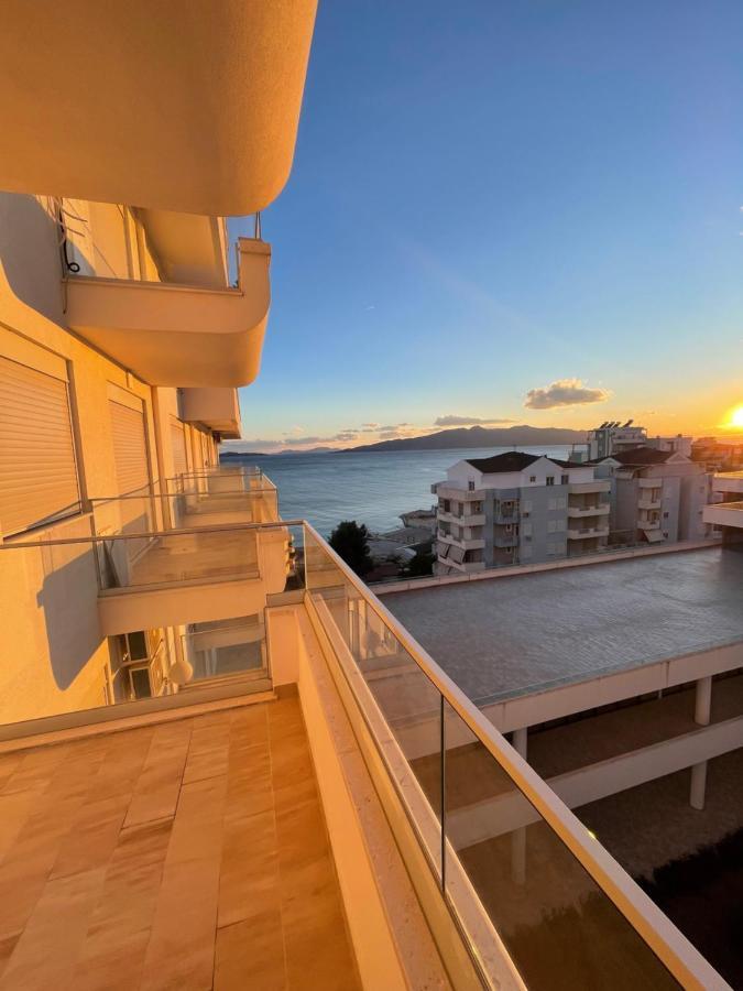 Seaview Modern Two Bedroom Apartament Saranda