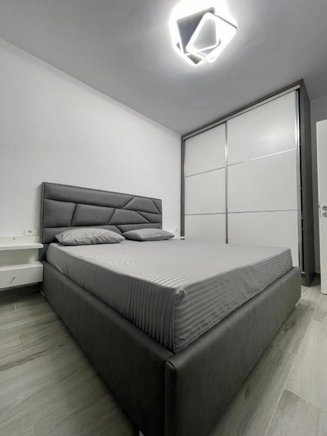 Seaview Modern Two Bedroom Apartament *