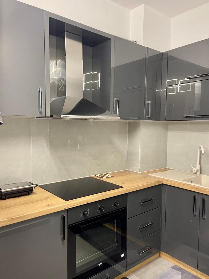 Seaview Modern Two Bedroom Apartament *