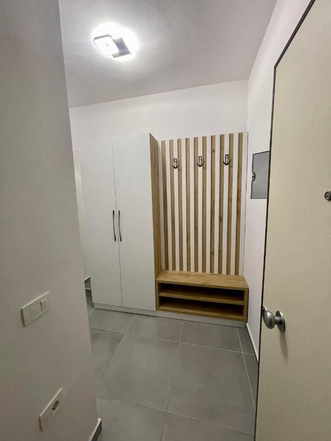 Seaview Modern Two Bedroom Apartament *