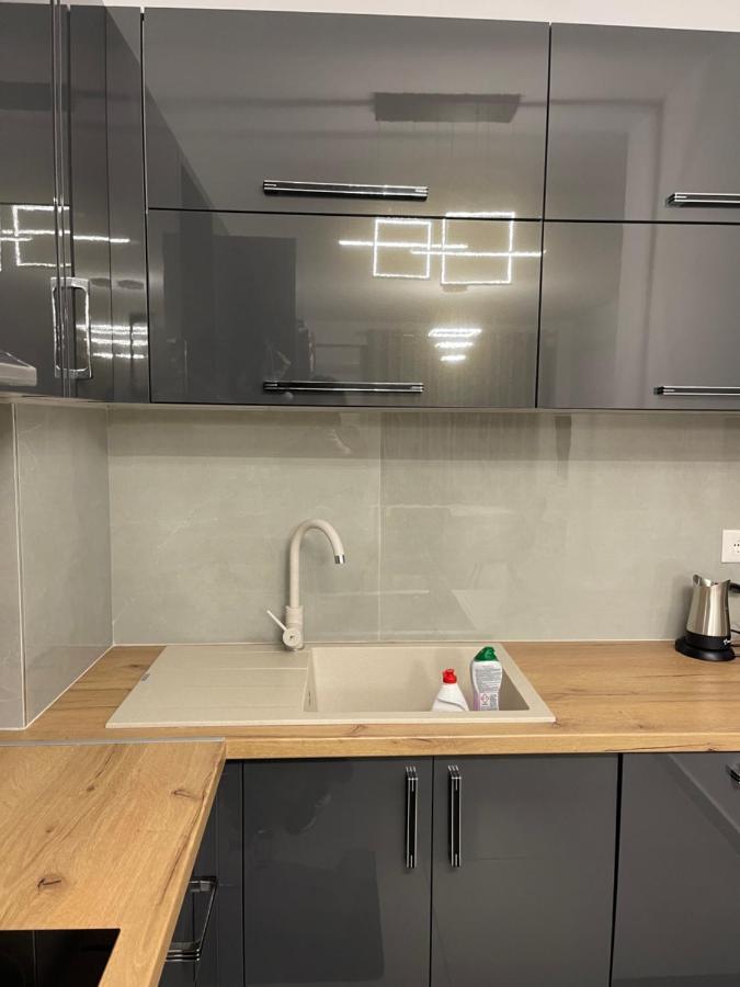 Seaview Modern Two Bedroom Apartament Saranda