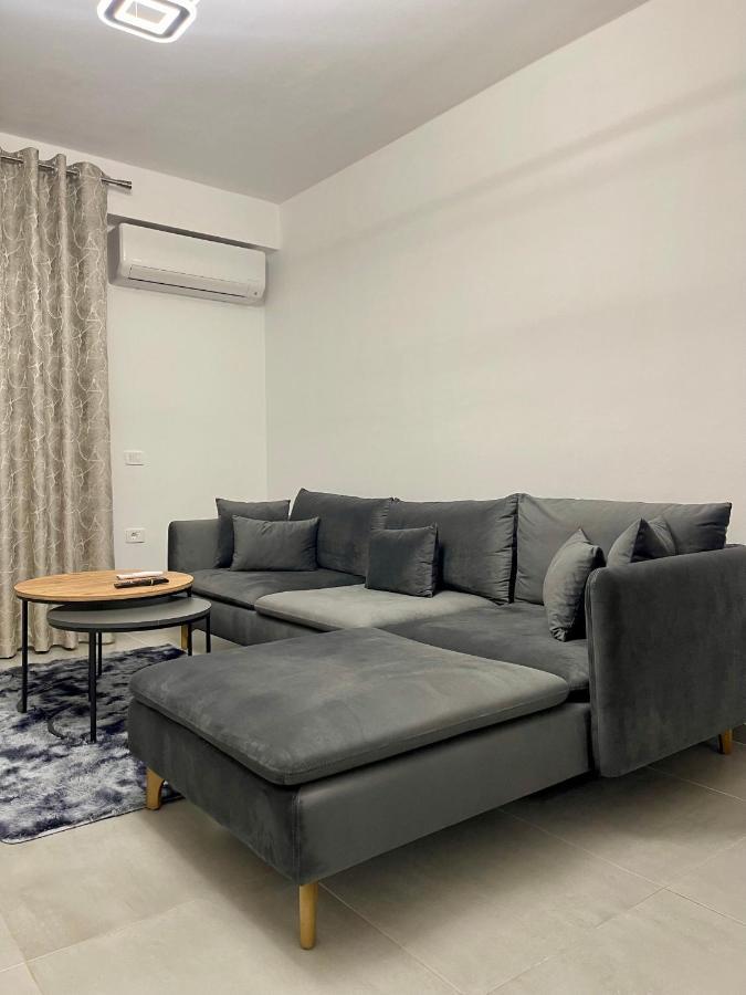 Seaview Modern Two Bedroom Apartament